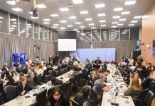 El Gobierno gana tiempo en el Congreso y mueve fichas en el delicado tablero de la interna y de los socios