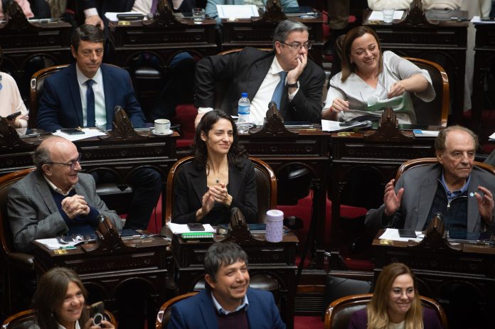 El peronismo intenta contener las versiones de ruptura en Diputados, pero no resuelve sus tensiones internas