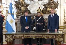 Javier Milei le tomó juramento a Diego Santilli como nuevo ministro del Interior