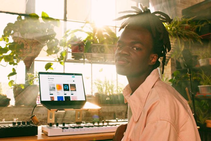 LANDR, la plataforma que piensa en la libertad de los músicos