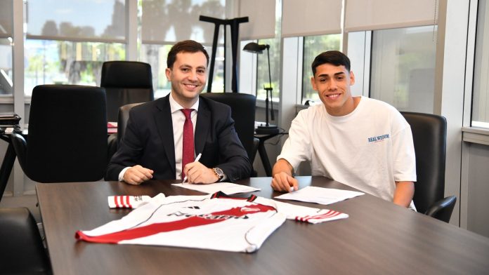 Santiago Lencina renovó contrato con River Plate: la impactante cláusula de rescisión