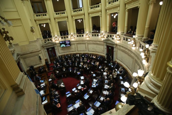Senado: la Casa Rosada resiste una última sesión acordada antes de diciembre y tensiona con la oposición