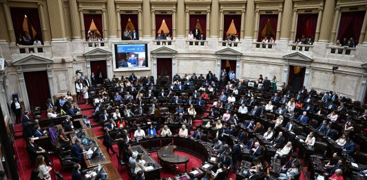 El oficialismo mira a los bloques de los gobernadores para sancionar las leyes en sesiones extraordinarias